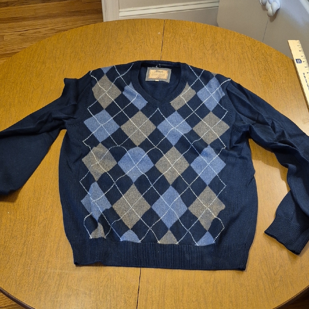 G.H. Bass & Co. Men's V-Neck Argyle Sweater - Navy and Gray